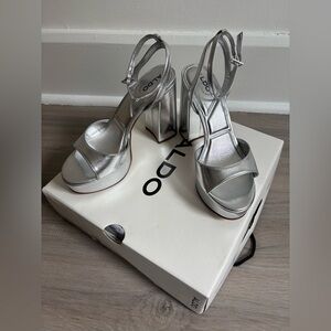 NIB Aldo Valeria Silver Platform Heels Sz 7